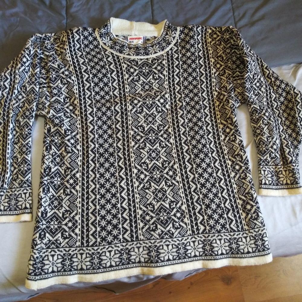 Womens NORWEAR wool sweater